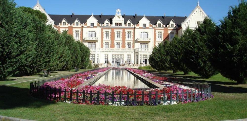 Balneario Palacio De Salinas Station touristique